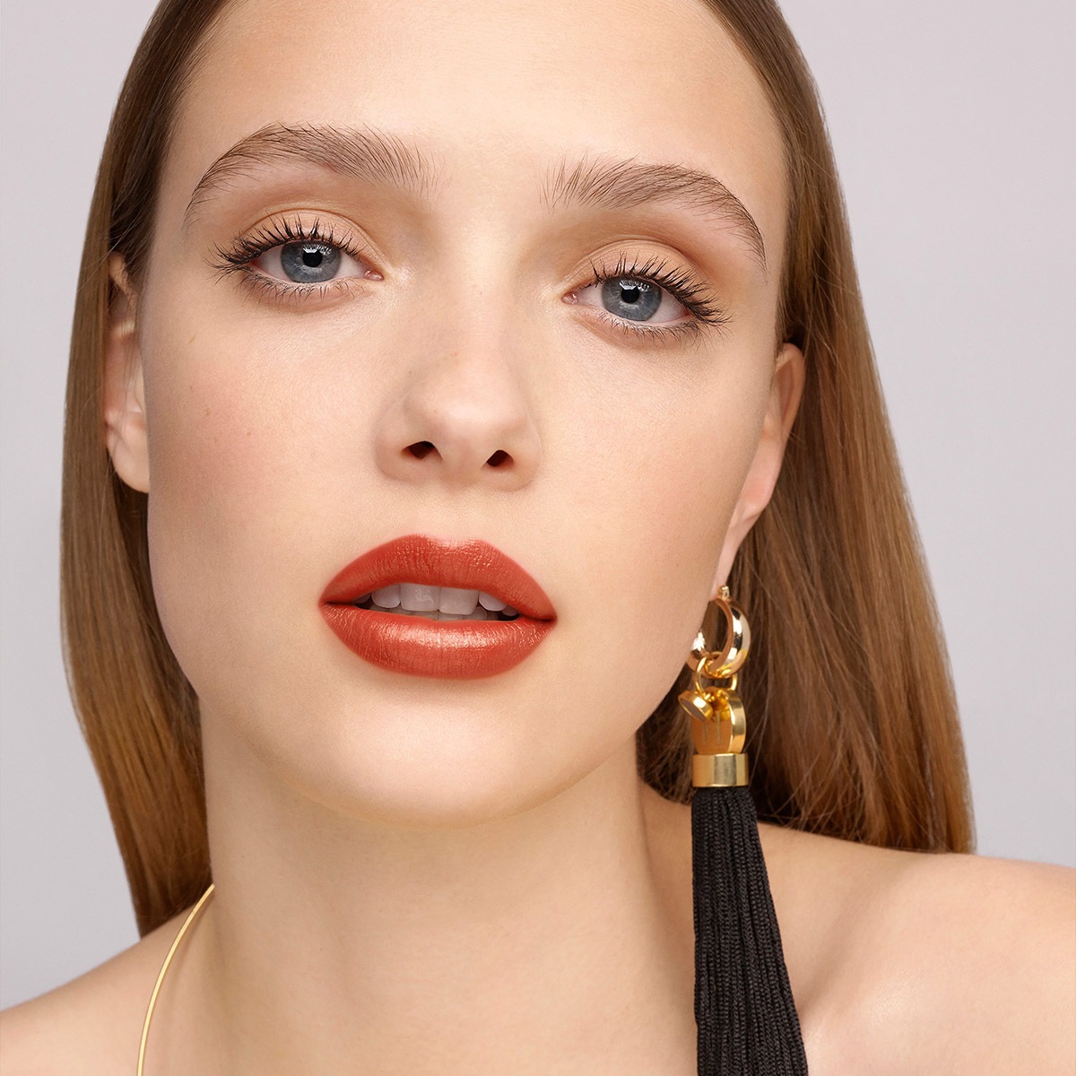 FABULOUS KISS LIPSTICK SHEER (LABIAL EFECTO TRASLÚCIDO)